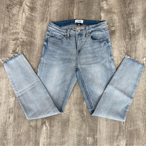 Pistola Arielle Skinny Scissor Cut Hem Jeans - Picture 3 of 11